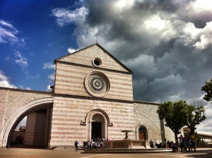 Assisi, Basilica di Santa Chiara per la visita di Papa Francesco